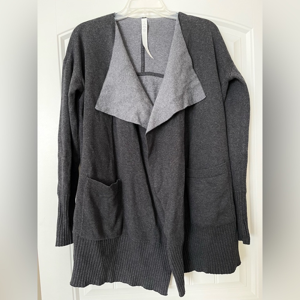Lululemon Still Lotus Wrap *Reversible-size XS-Heathered Black/Titanium